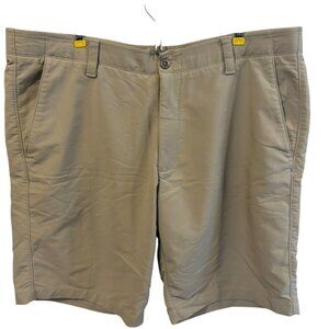 Under Armour Mens HeatGear Loose Fit Khaki Shorts Size 40 Golf